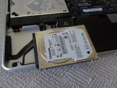 Instalación de una Samsung SSD 840 Pro en un MacBook Pro Early 2011 con Mavericks 10.9.4