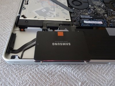 Instalación de una Samsung SSD 840 Pro en un MacBook Pro Early 2011 con Mavericks 10.9.4